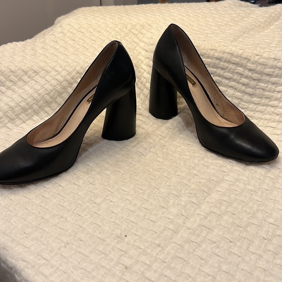 Louise et Cie Pumps - Picture 4 of 4